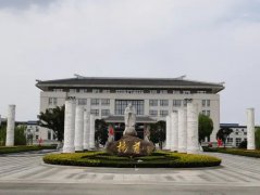 国庆中秋双节同庆，尊龙集团集团红旗飘扬！