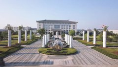 匠心独运：二十四孝浮雕柱的艺术呈现与文化传承