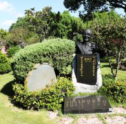 黎焕颐纪念碑：诗魂永驻，岁月铭记